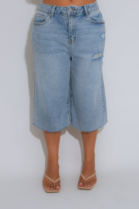 Off Duty Distress Capri Light Denim